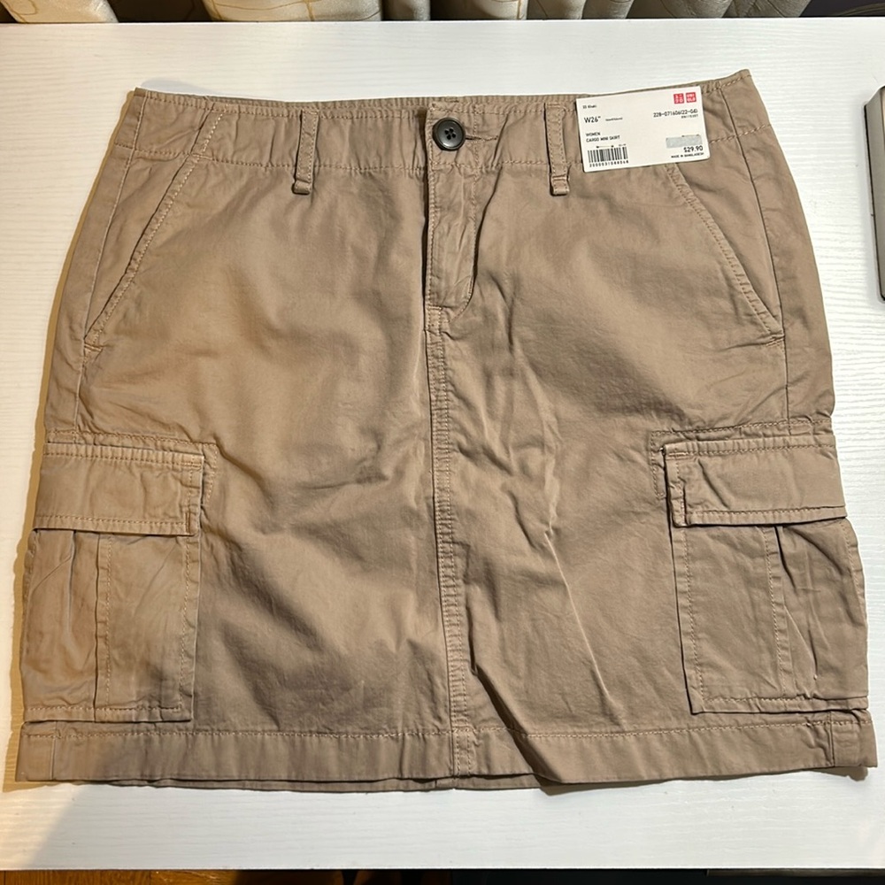 NWT Uniqlo khaki cargo mini skirt 26”